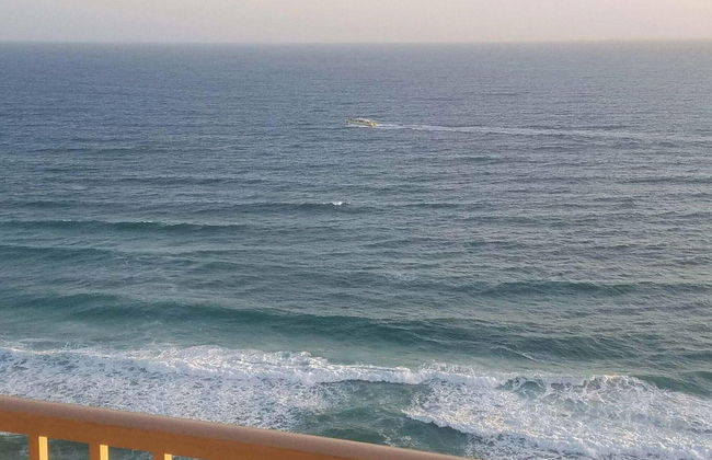 Stylish Oceanfront Condo with Beach and Picnic Area Access - Unit 1706 by RedAwning - Foto 35