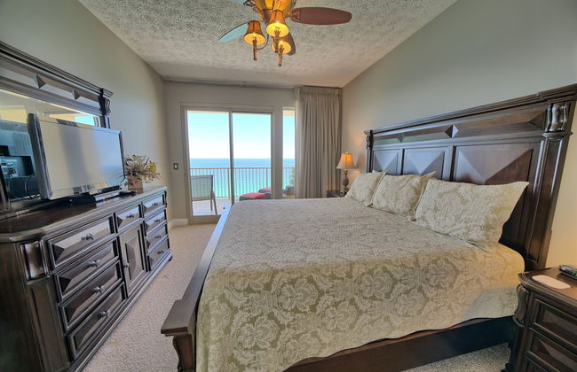 Stylish Oceanfront Condo with Beach and Picnic Area Access - Unit 1706 by RedAwning - Foto 7