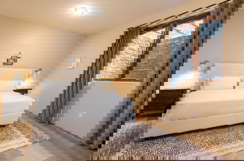 Foto 9 - Pyramid by Avantstay Luxe Sedona Mansion w/ Views, 7mins to Downtown