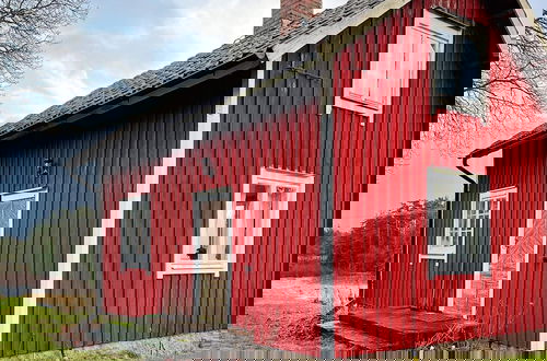 Photo 1 - 4 Person Holiday Home in Fargelanda-by Traum