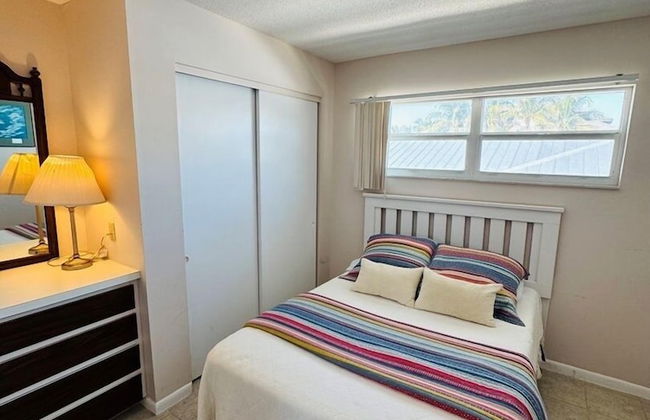 763 North Shore Upstairs 3 Bedroom Apts by RedAwning - Foto 2