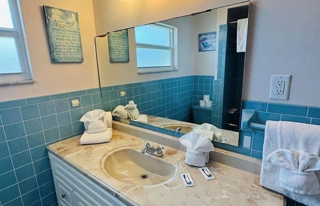 763 North Shore Upstairs 3 Bedroom Apts by RedAwning - Foto 11