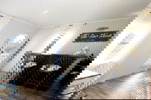 Foto 13 - In-home Bar Lounge and Arcade Stay Entertained at The Sea Shed