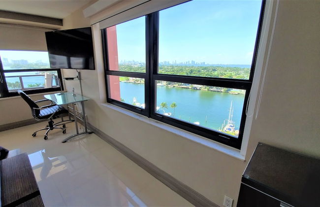 Alexander 1421 3 Bedroom Apts by RedAwning - Photo 9
