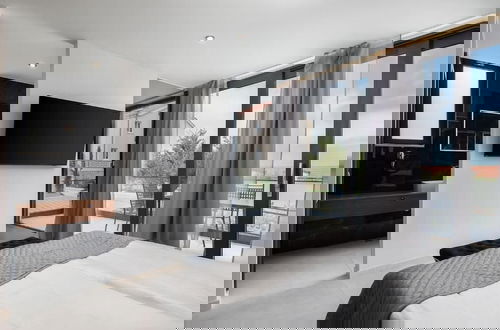 Foto 8 - white residence with pool room