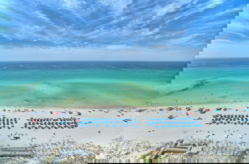 Foto 37 - Relaxing Beachfront Condo with Beach Access - Unit 1603 by RedAwning