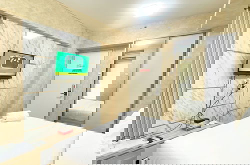 Foto 2 - Minimalist Studio (No Kitchen) At Green Bay Pluit Apartment