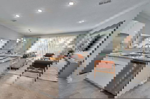 Foto 4 - Modern Spacious Home With Themed Bedroom and Private Pool