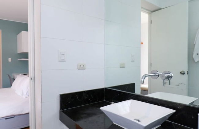 w Lovely 2BR With Balcony in Miraflores - Photo 25