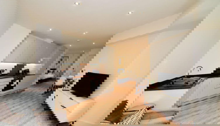 Photo 1 - Seven Stays Modern Studio Apartment - Solihull