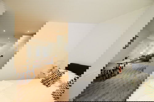 Photo 4 - Seven Stays Modern Studio Apartment - Solihull