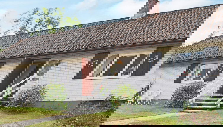 Foto 1 - 6 Person Holiday Home in Laholm