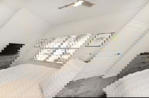 Foto 3 - Storey Lake Home In Amazing Resort With Lazy River 4 Bedroom Townhouse by RedAwning