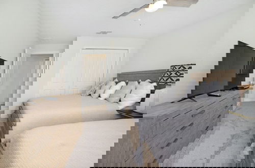 Foto 8 - Storey Lake Home In Amazing Resort With Lazy River 4 Bedroom Townhouse by RedAwning