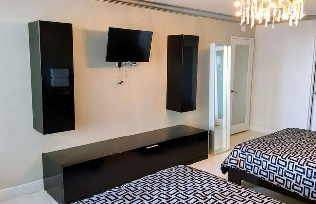 Alexander 604 3 Bedroom Apts by RedAwning - Photo 4