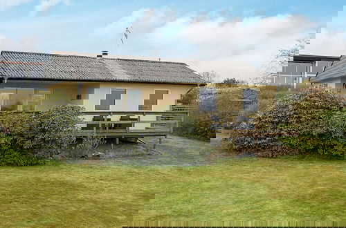 Foto 1 - 5 Person Holiday Home in Roslev
