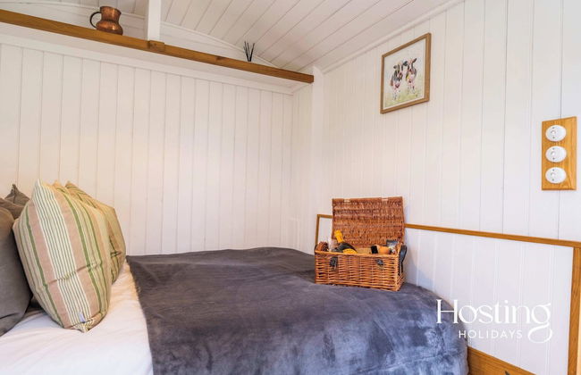 One Of A Kind Shepherds Hut With Incredible Views - Photo 10