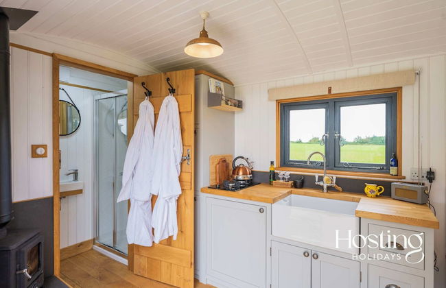 One Of A Kind Shepherds Hut With Incredible Views - Photo 6
