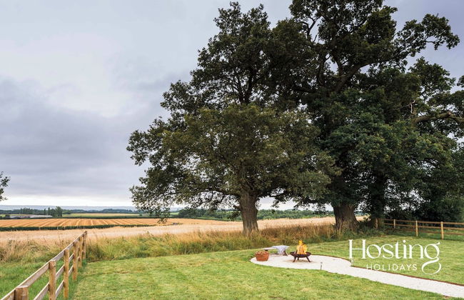 One Of A Kind Shepherds Hut With Incredible Views - Photo 9