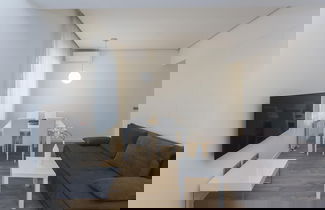 Photo 2 - Modern Apartment in the City Center