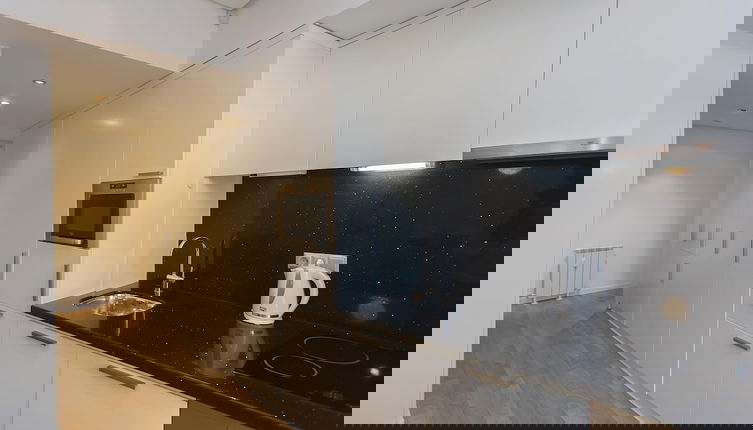 Photo 1 - Modern Apartment in the City Center