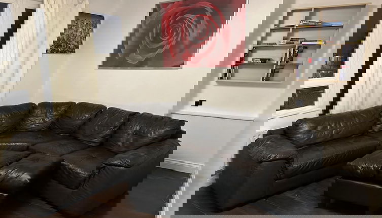 Photo 1 - Stylish 1BR Apt w/ Fireplace & High-speed Wifi
