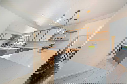 Foto 32 - Larrea by Avantstay Luxurious Oasis w/ Pool & Hot Tub!
