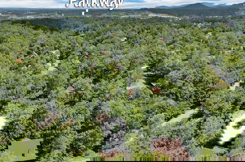 Foto 47 - Er93 - Pirate's Cove - Great Location! Close To All The Action! 5 Bedroom Cabin by RedAwning