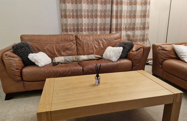 Impeccable 1-bed Apartment in Purfleet - Photo 6