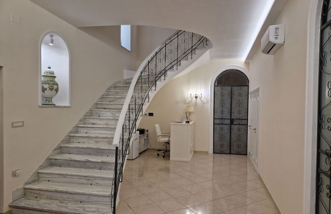 Villa Esmeralda - Photo 2