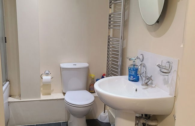 1 Bed Flat - Sleeps 4 - Parking - Wifi - Photo 8