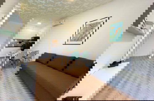Foto 5 - Modern Flat With Pool View Balcony