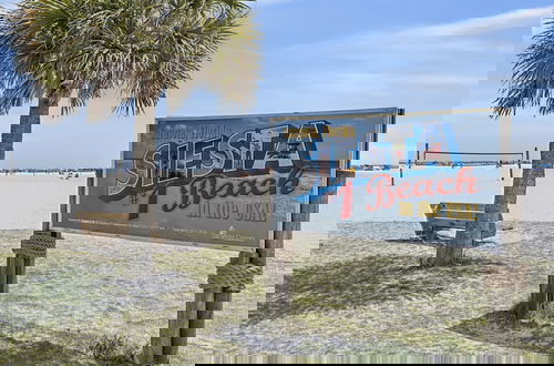 Foto 42 - Crystal Sands On Siesta 2 Bedroom Condo by RedAwning