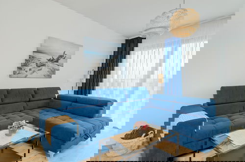 Photo 21 - Blue Apartment With Sea View by Renters