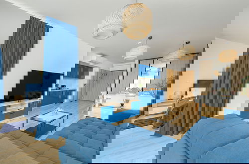 Photo 19 - Blue Apartment With Sea View by Renters
