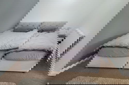 Foto 3 - Luton City Escape - Modern 1BR Apartment
