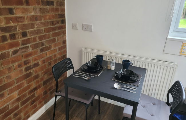 1 Bedroom - Sleeps 3 - Free Parking - Photo 13
