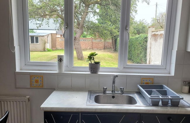 1 Bedroom - Sleeps 3 - Free Parking - Photo 9