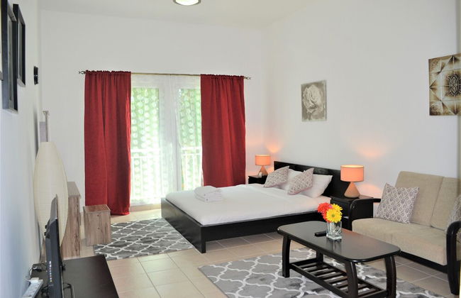 HRI - Studio - Photo 10