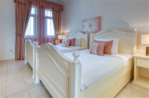 Foto 7 - Beautiful Large 4 B/R Villa W/ Pool Jumeirah Island