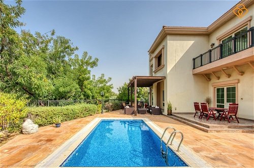 Photo 27 - Beautiful Large 4 B/R Villa W/ Pool Jumeirah Island