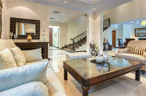 Photo 21 - Beautiful Large 4 B/R Villa W/ Pool Jumeirah Island