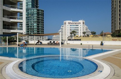 Photo 10 - Ravishing 3BR Apartment With Amazing Marina Views