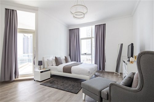 Foto 18 - Ravishing 3BR Apartment With Amazing Marina Views
