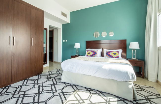 Outstanding 2BR in Serene JVT Neighborhood! - Foto 2