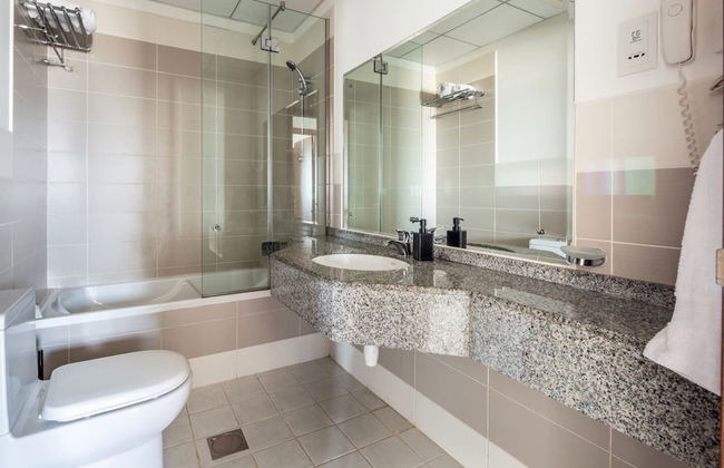 Outstanding 2BR in Serene JVT Neighborhood! - Foto 14