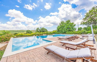 Photo 1 - Pool Villa Angela Whirlpool