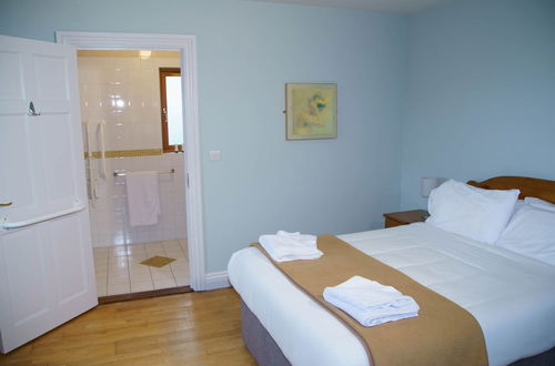 Photo 11 - Dingle Courtyard Cottages 2 Bed Sleeps 4