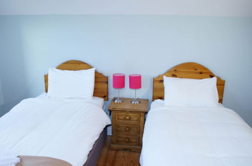 Photo 18 - Dingle Courtyard Cottages 2 Bed Sleeps 4