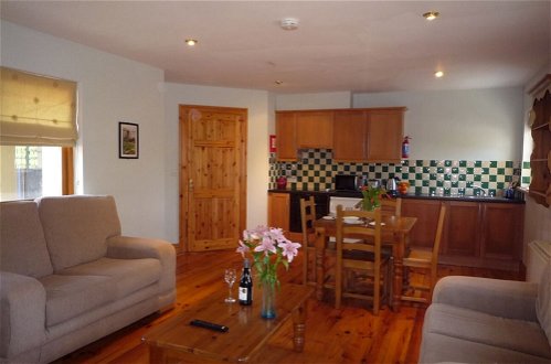 Photo 4 - Dingle Courtyard Cottages 2 Bed Sleeps 4